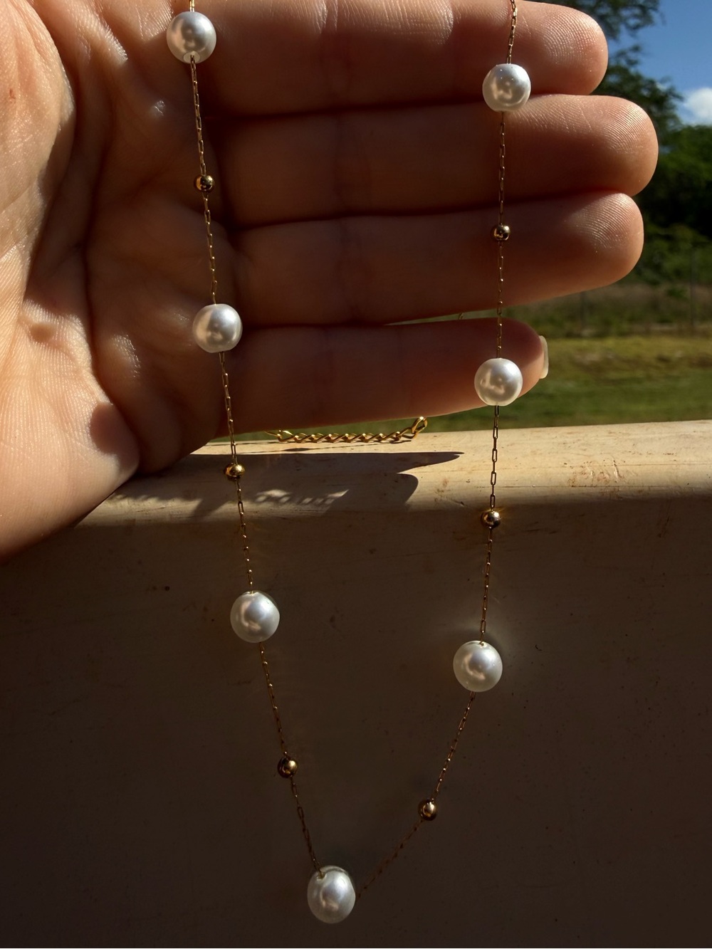 Solid 18k yellow gold genuine pearl necklace